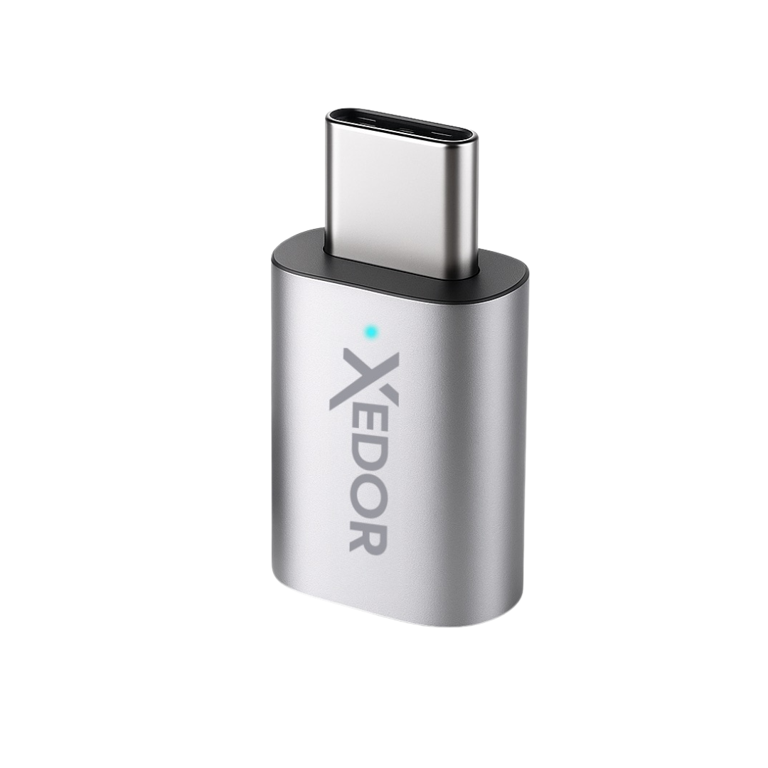 Xedor Nexa USB-C naar USB-A adapter zilver aangesloten op laptop