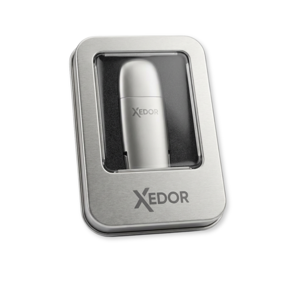 Xedor Pro USB-stick aangesloten op laptop via USB-C – hoge overdrachtssnelheid