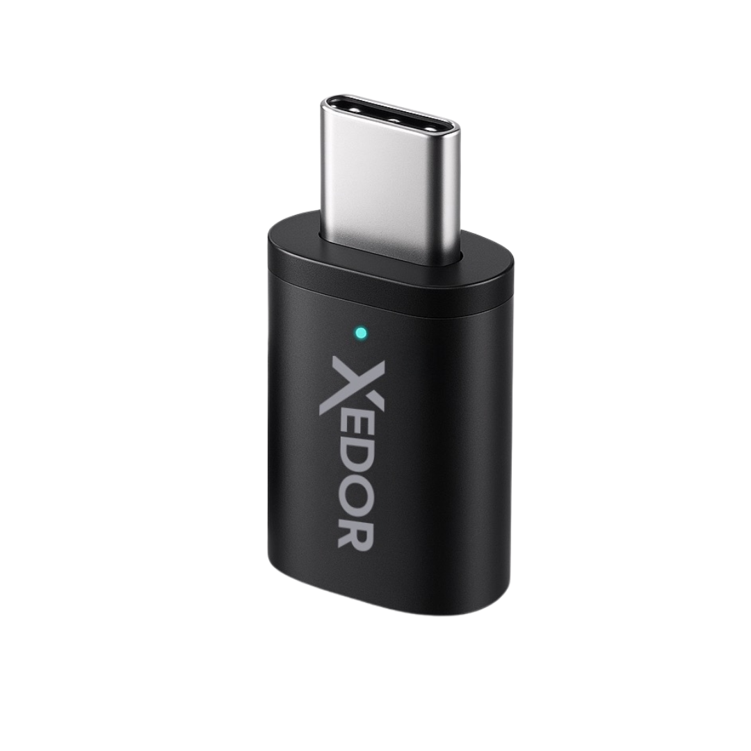 Xedor Nexa USB-C naar USB-A adapter zwart aangesloten op laptop